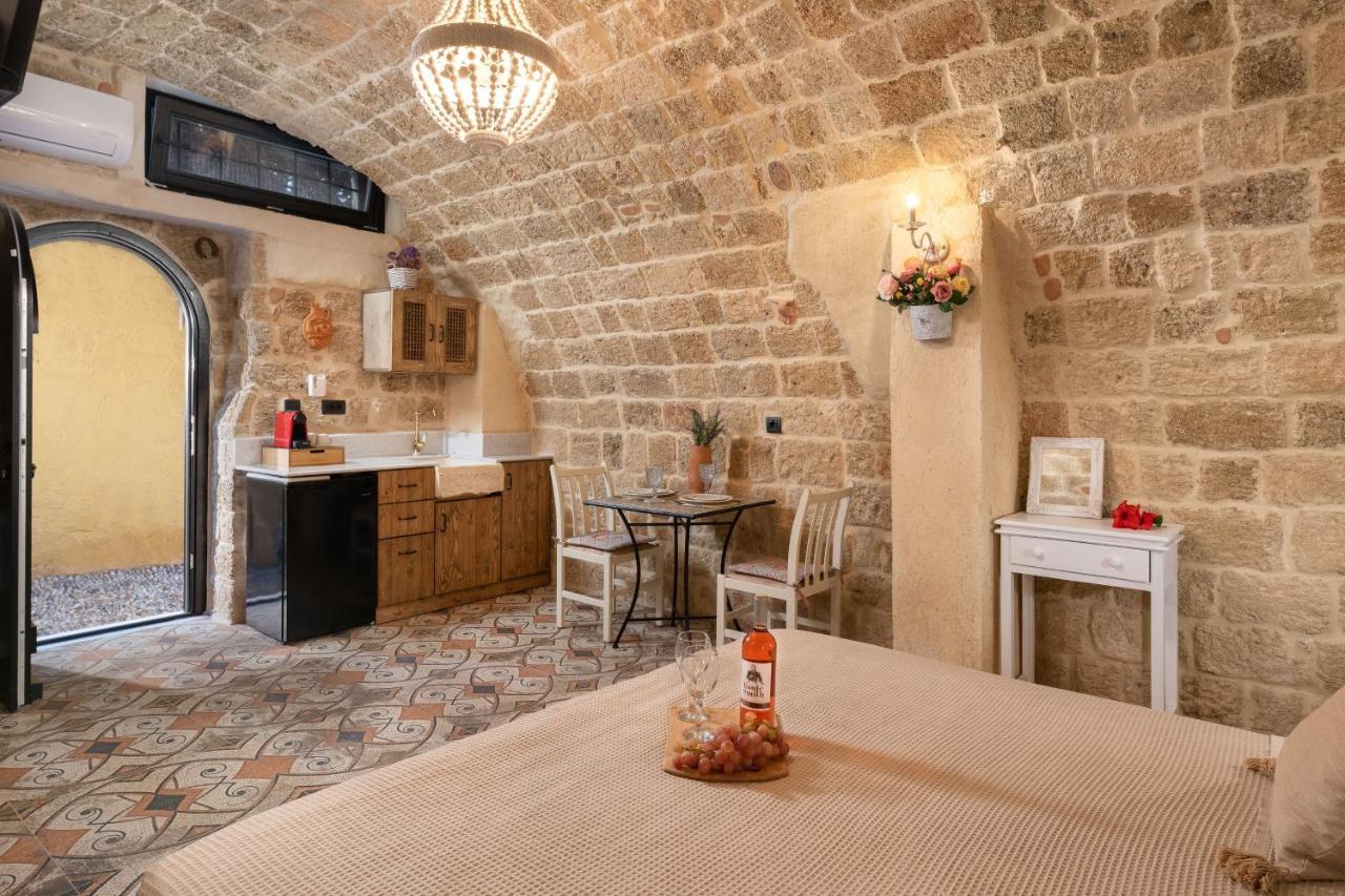 Stone Cave Suite Rhodes City Екстер'єр фото